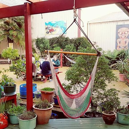 Bazil'S Backpackers Bbh Hostel & Surf School 웨스트포트 외부 사진