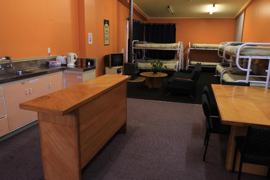 Bazil'S Backpackers Bbh Hostel & Surf School 웨스트포트 객실 사진