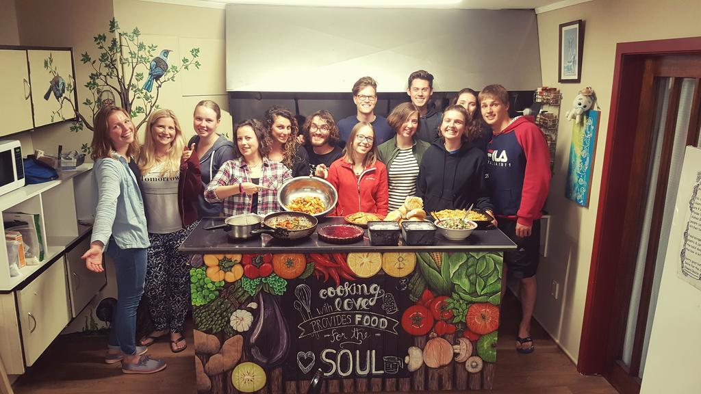 Bazil'S Backpackers Bbh Hostel & Surf School 웨스트포트 외부 사진