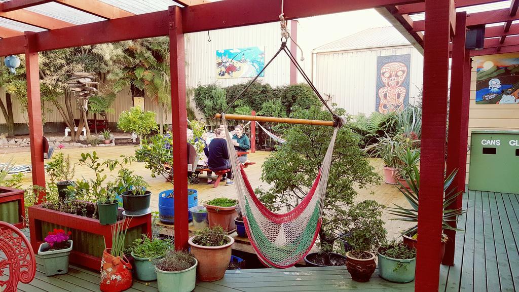 Bazil'S Backpackers Bbh Hostel & Surf School 웨스트포트 외부 사진