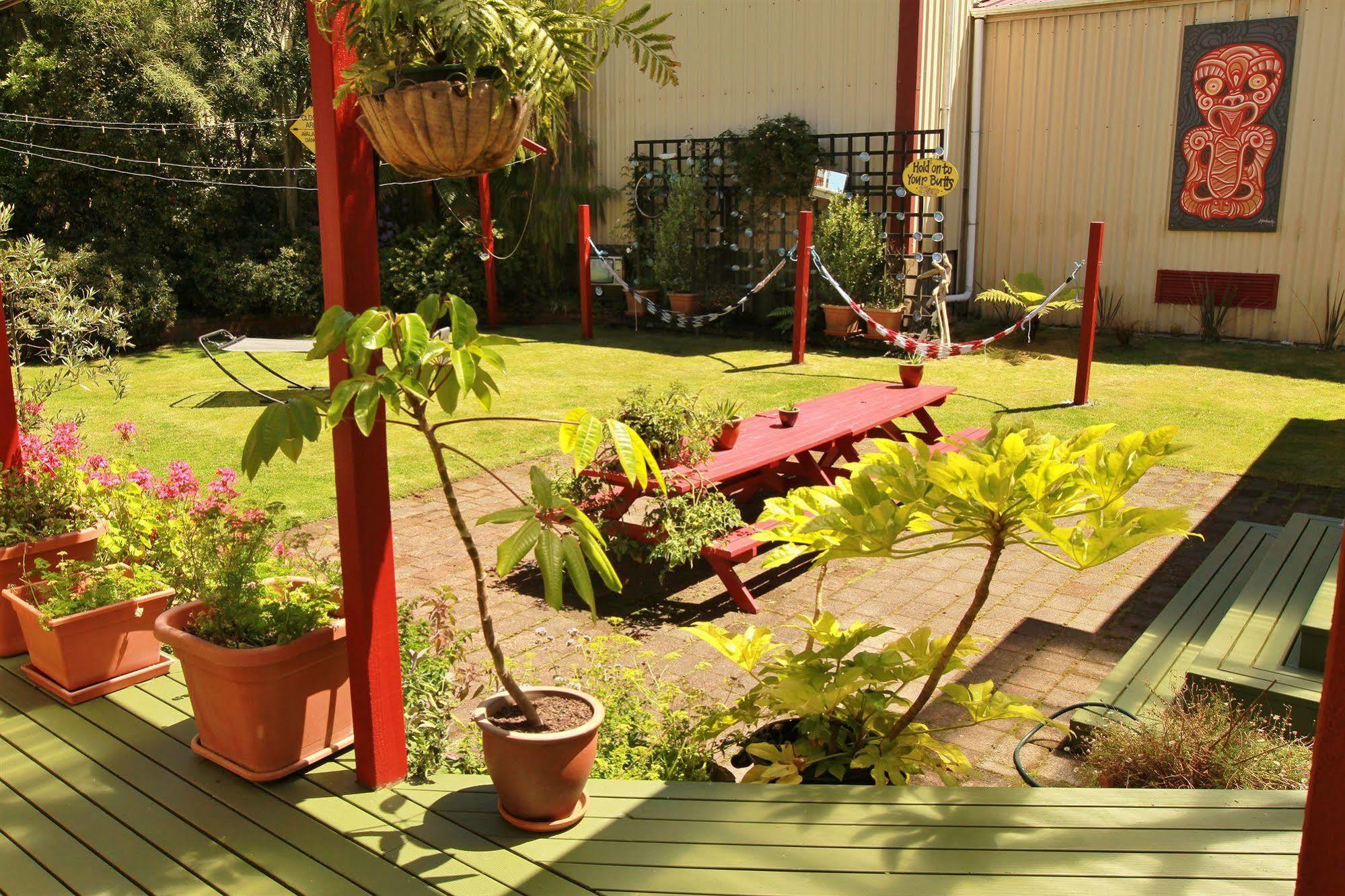 Bazil'S Backpackers Bbh Hostel & Surf School 웨스트포트 외부 사진