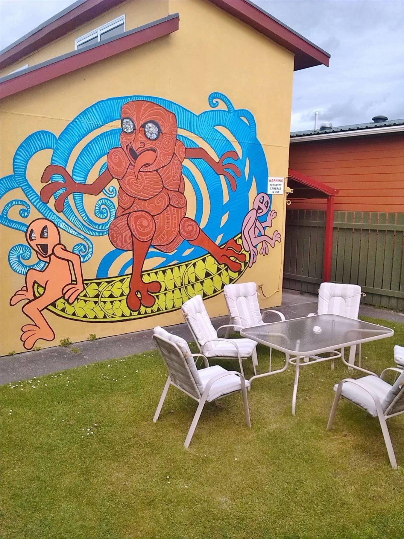 Bazil'S Backpackers Bbh Hostel & Surf School 웨스트포트 외부 사진